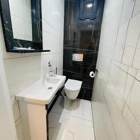 Amora Apartment *